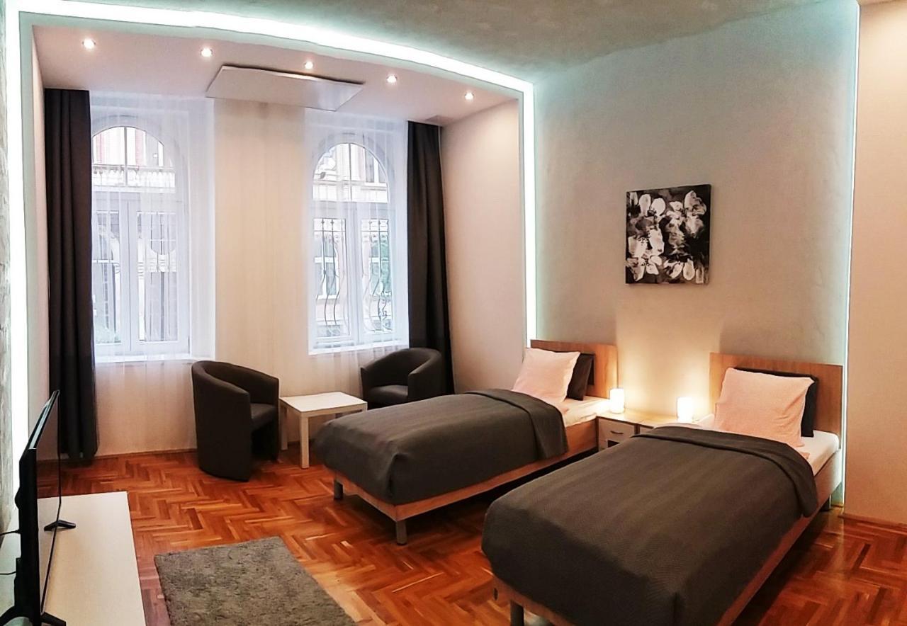 Unique Town Apartment. Clear Comfort. — Photos 3